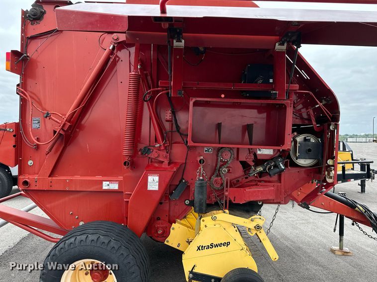 image for item OG9232 2013 New Holland  BR7090 round baler