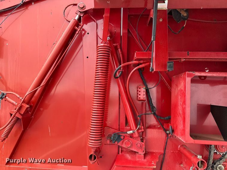 image for item OG9232 2013 New Holland  BR7090 round baler