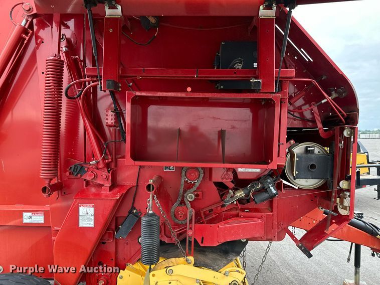 image for item OG9232 2013 New Holland  BR7090 round baler