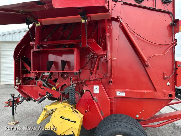 image for item OG9232 2013 New Holland  BR7090 round baler