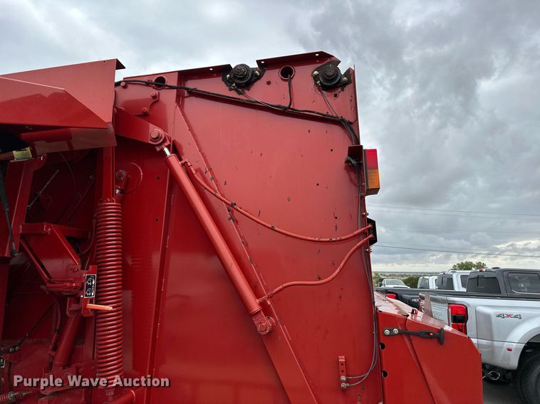 image for item OG9232 2013 New Holland  BR7090 round baler