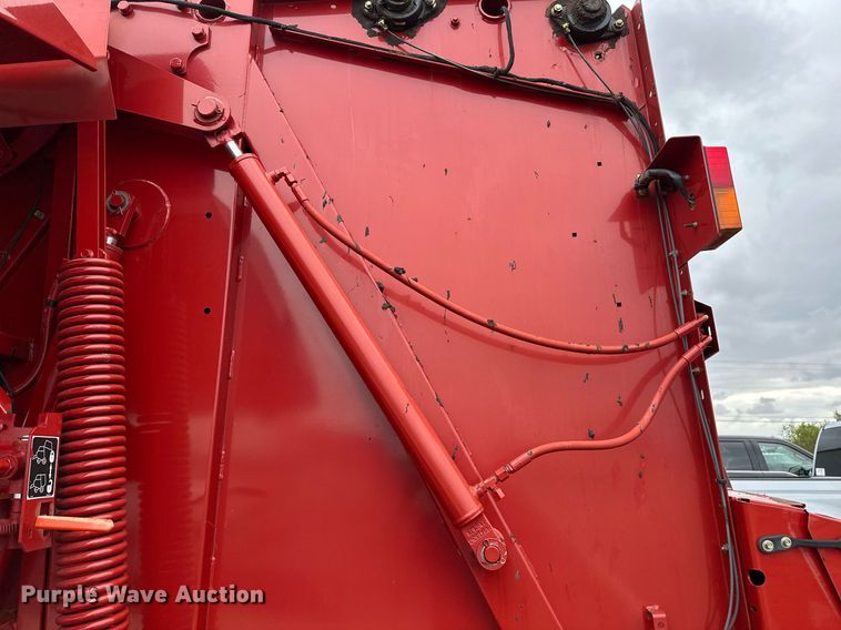 image for item OG9232 2013 New Holland  BR7090 round baler