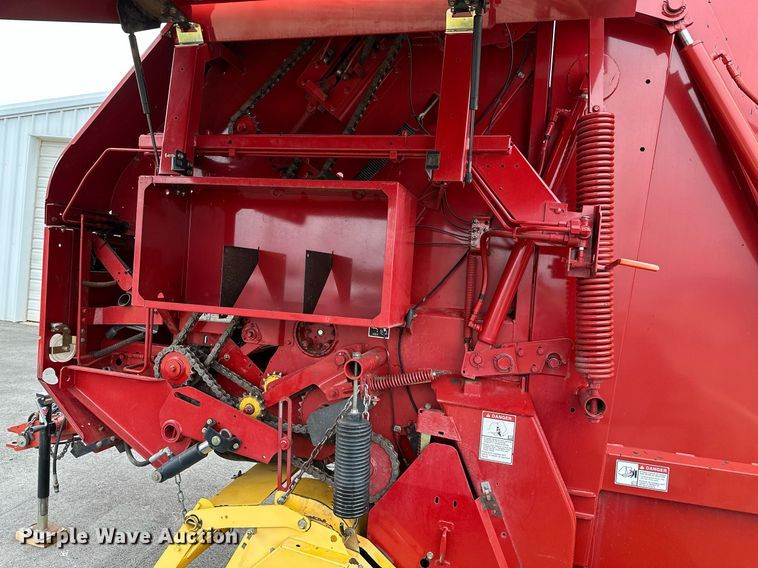 image for item OG9232 2013 New Holland  BR7090 round baler