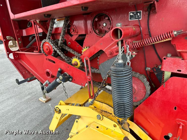 image for item OG9232 2013 New Holland  BR7090 round baler