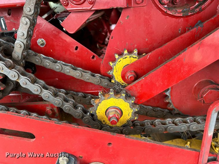 image for item OG9232 2013 New Holland  BR7090 round baler