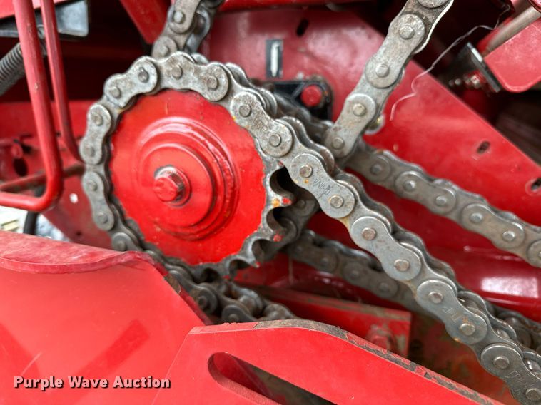 image for item OG9232 2013 New Holland  BR7090 round baler