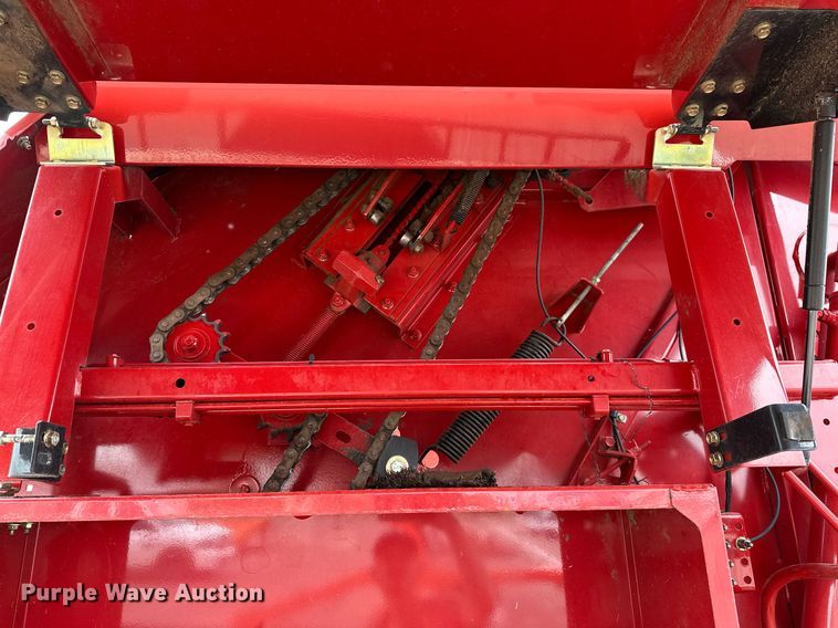 image for item OG9232 2013 New Holland  BR7090 round baler