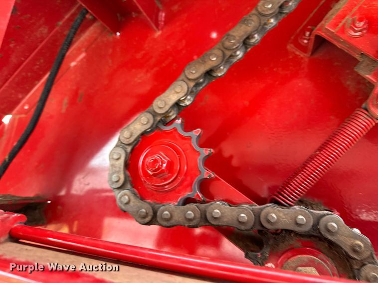 image for item OG9232 2013 New Holland  BR7090 round baler