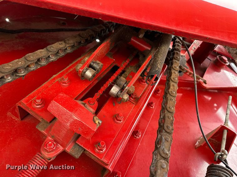 image for item OG9232 2013 New Holland  BR7090 round baler