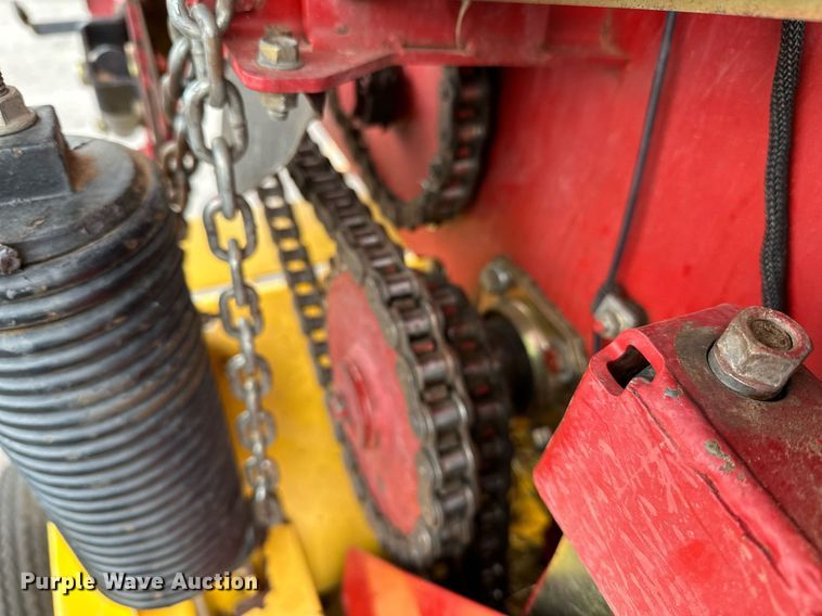 image for item OG9232 2013 New Holland  BR7090 round baler