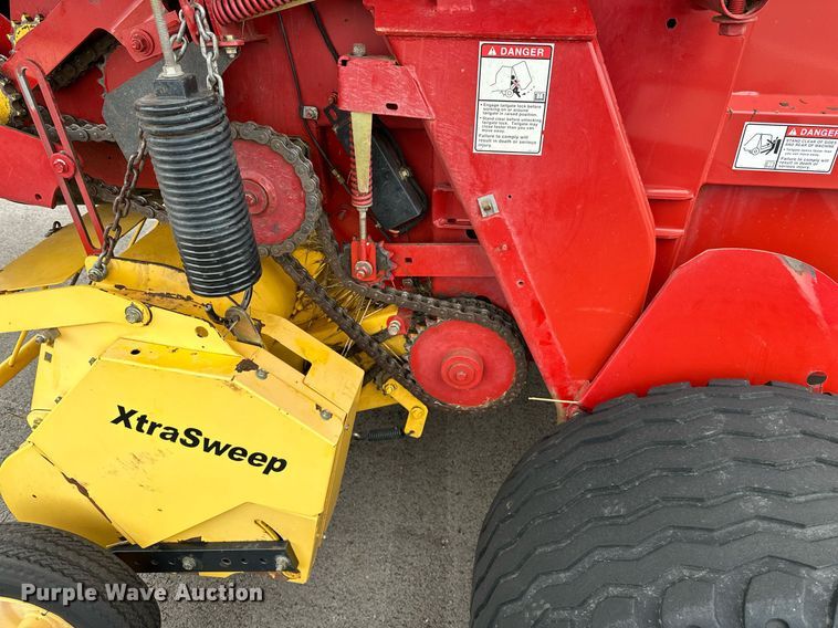 image for item OG9232 2013 New Holland  BR7090 round baler