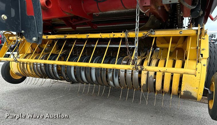 image for item OG9232 2013 New Holland  BR7090 round baler