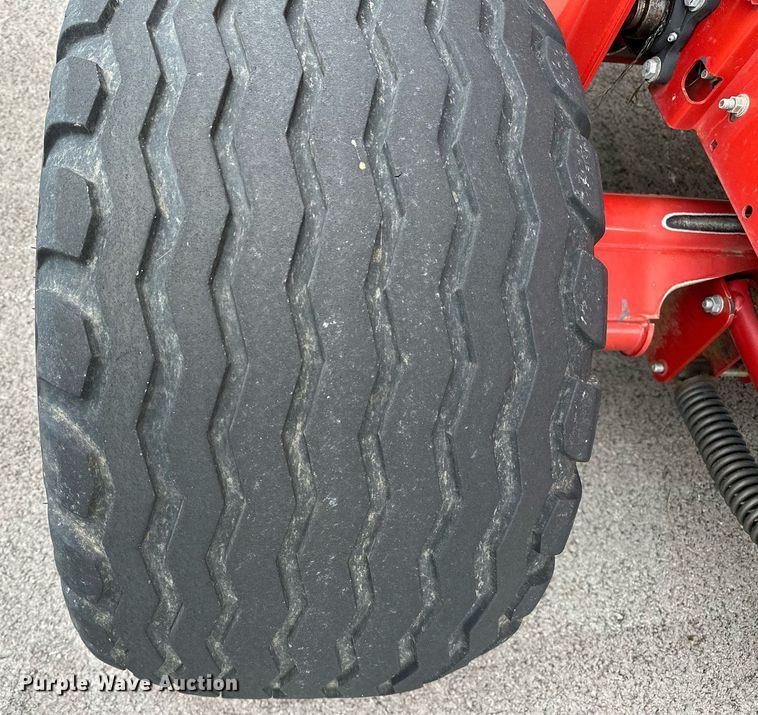 image for item OG9232 2013 New Holland  BR7090 round baler