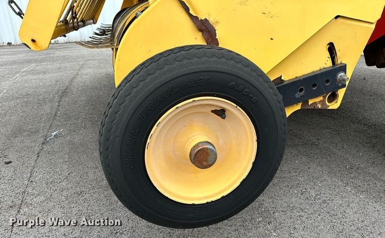 image for item OG9232 2013 New Holland  BR7090 round baler