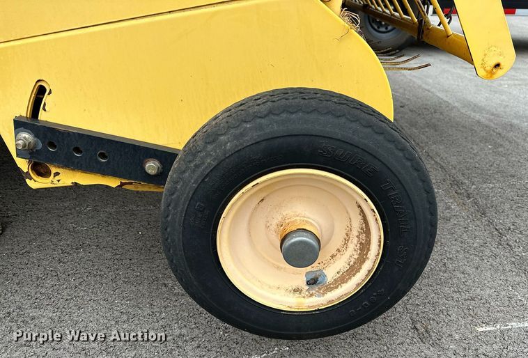 image for item OG9232 2013 New Holland  BR7090 round baler