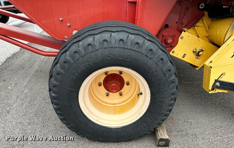 image for item OG9232 2013 New Holland  BR7090 round baler