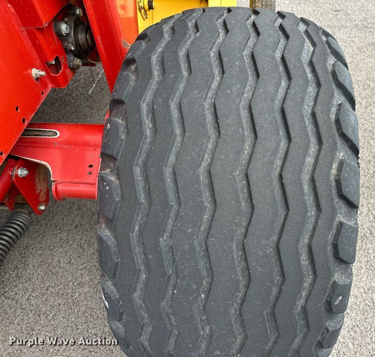 image for item OG9232 2013 New Holland  BR7090 round baler