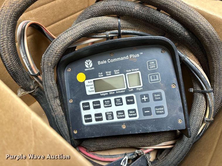 image for item OG9232 2013 New Holland  BR7090 round baler