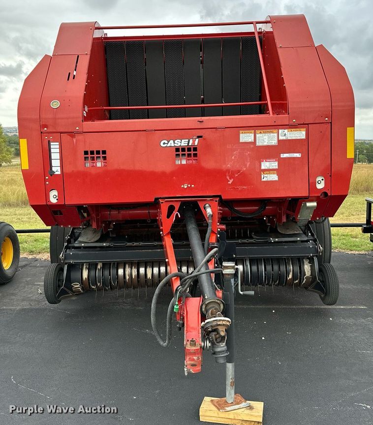 image for item OG9233 2013 Case RB564 round baler