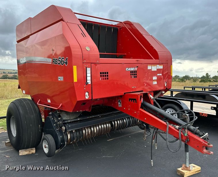 image for item OG9233 2013 Case RB564 round baler