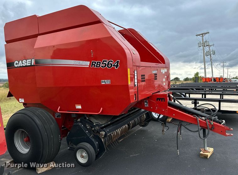 image for item OG9233 2013 Case RB564 round baler