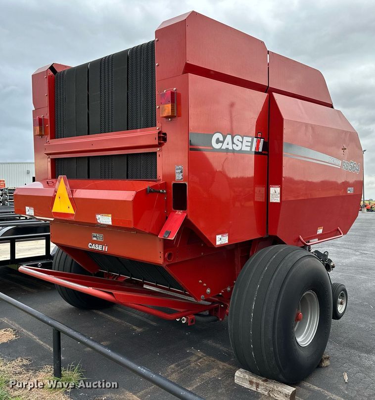 image for item OG9233 2013 Case RB564 round baler
