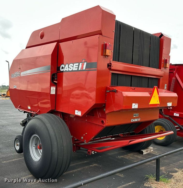 image for item OG9233 2013 Case RB564 round baler