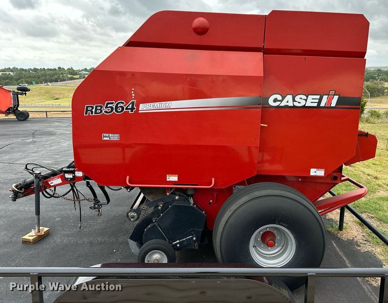 image for item OG9233 2013 Case RB564 round baler