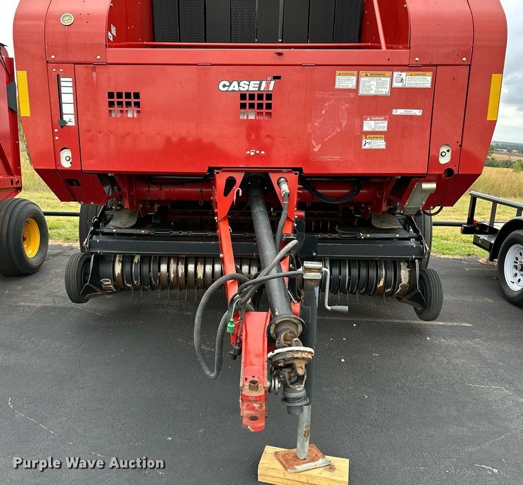 image for item OG9233 2013 Case RB564 round baler