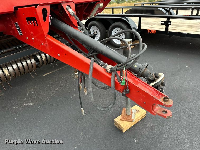 image for item OG9233 2013 Case RB564 round baler