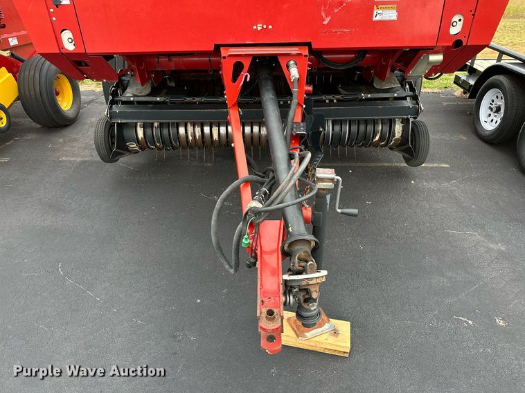 image for item OG9233 2013 Case RB564 round baler