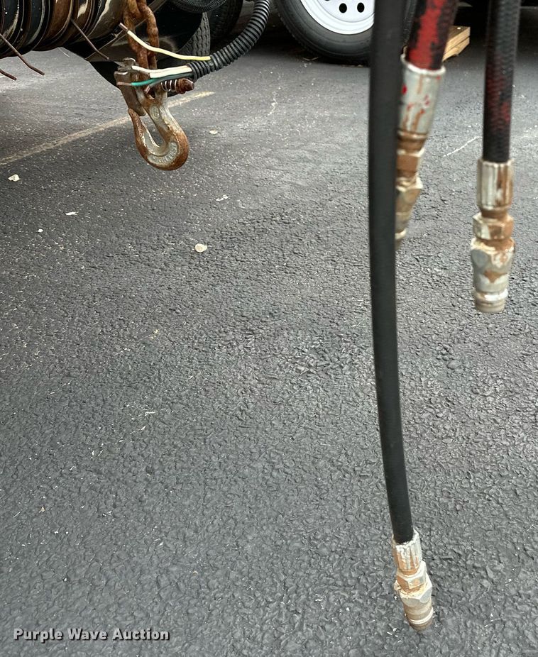 image for item OG9233 2013 Case RB564 round baler