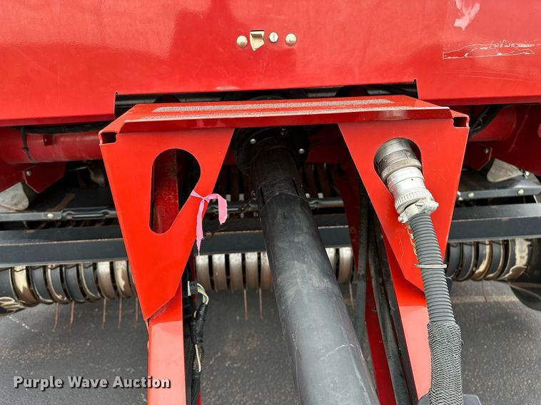 image for item OG9233 2013 Case RB564 round baler