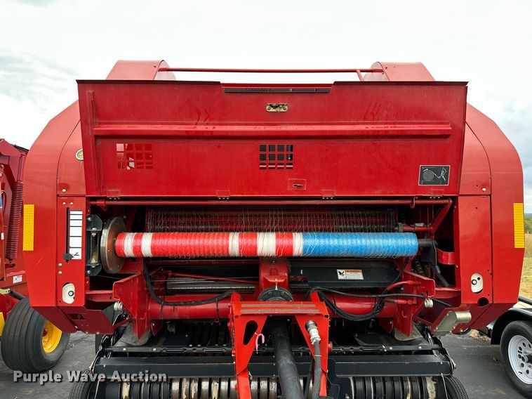 image for item OG9233 2013 Case RB564 round baler