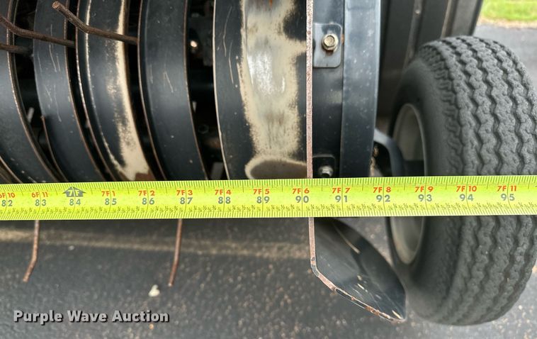 image for item OG9233 2013 Case RB564 round baler