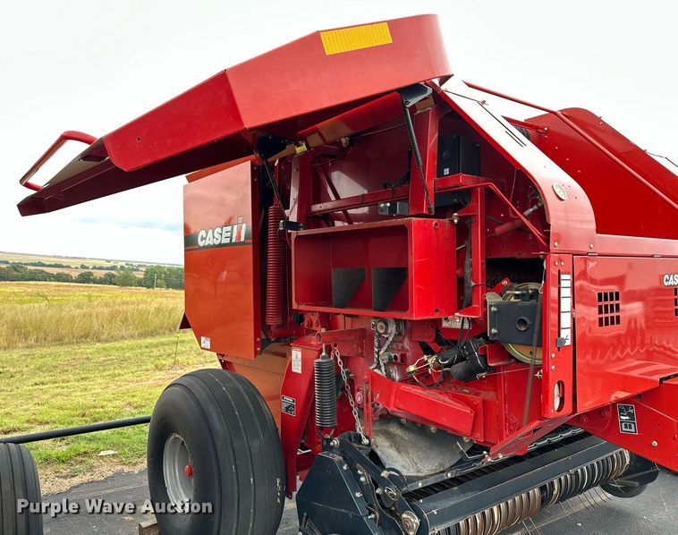 image for item OG9233 2013 Case RB564 round baler