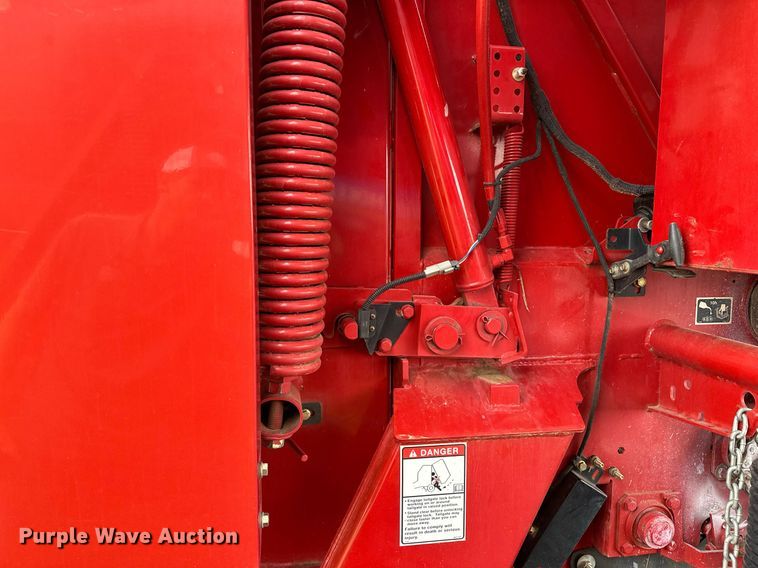 image for item OG9233 2013 Case RB564 round baler