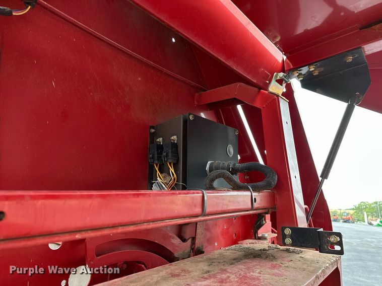 image for item OG9233 2013 Case RB564 round baler