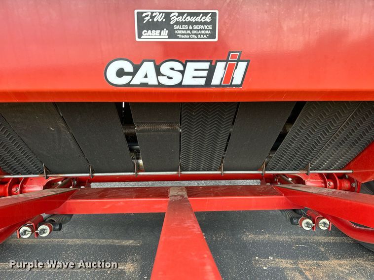 image for item OG9233 2013 Case RB564 round baler