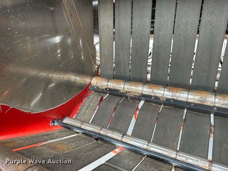 image for item OG9233 2013 Case RB564 round baler