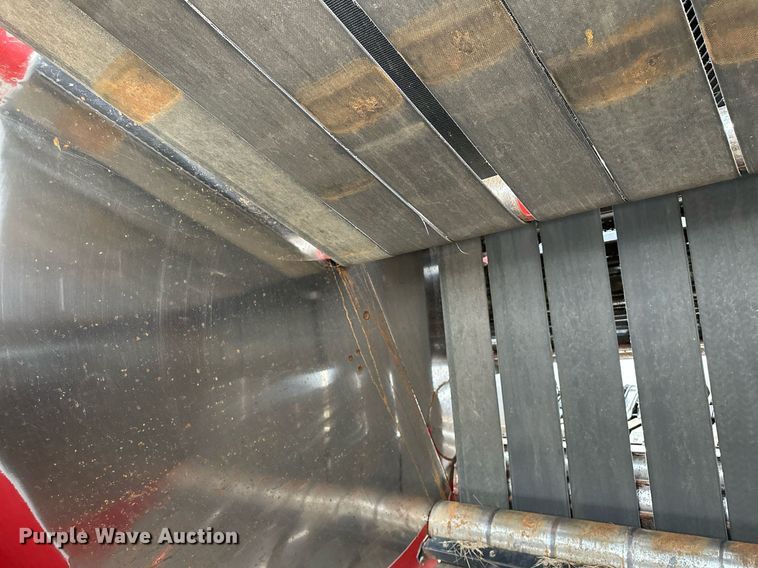 image for item OG9233 2013 Case RB564 round baler