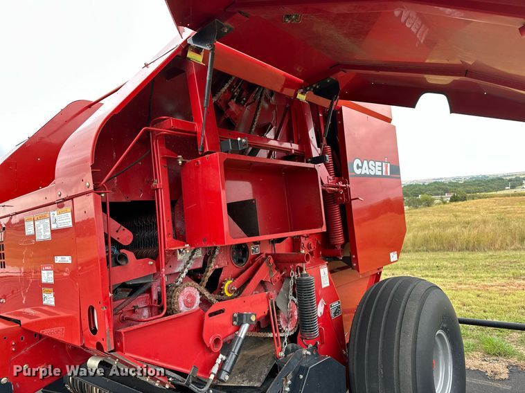 image for item OG9233 2013 Case RB564 round baler