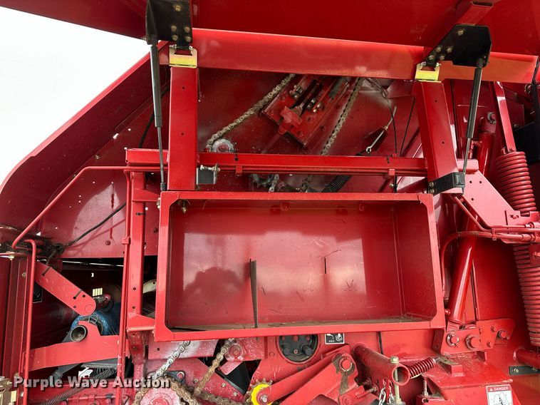image for item OG9233 2013 Case RB564 round baler