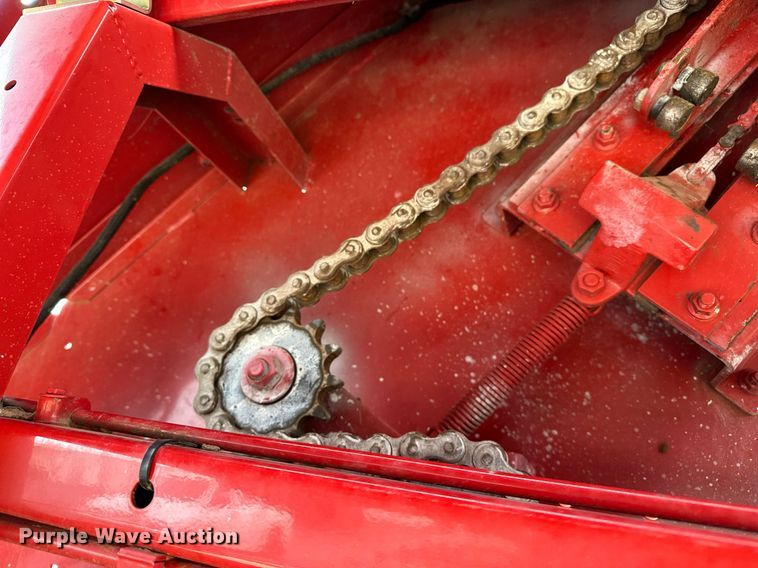 image for item OG9233 2013 Case RB564 round baler