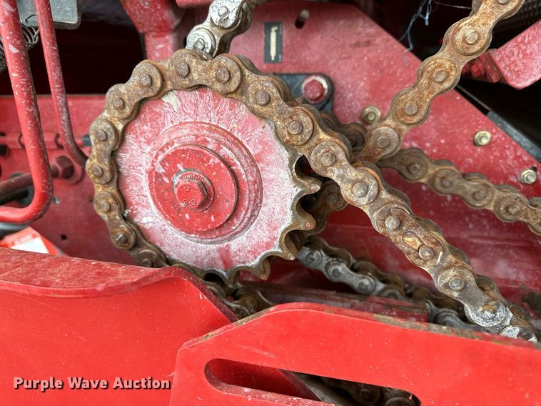 image for item OG9233 2013 Case RB564 round baler