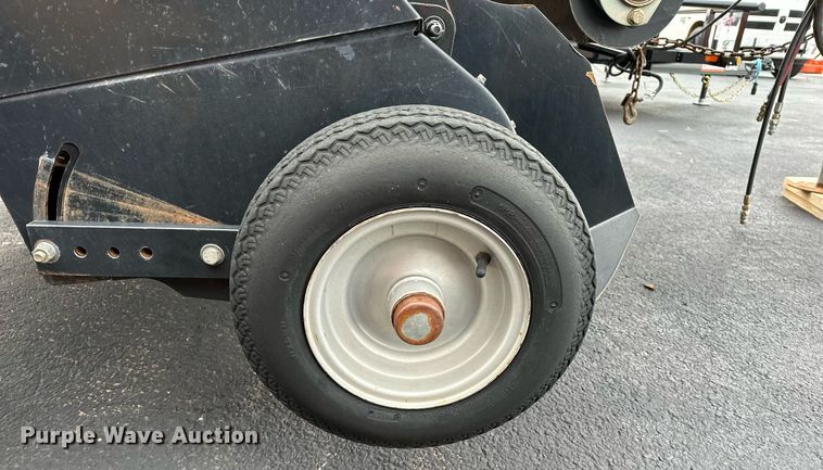 image for item OG9233 2013 Case RB564 round baler