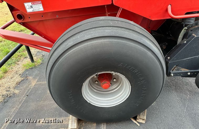 image for item OG9233 2013 Case RB564 round baler