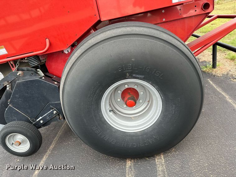 image for item OG9233 2013 Case RB564 round baler