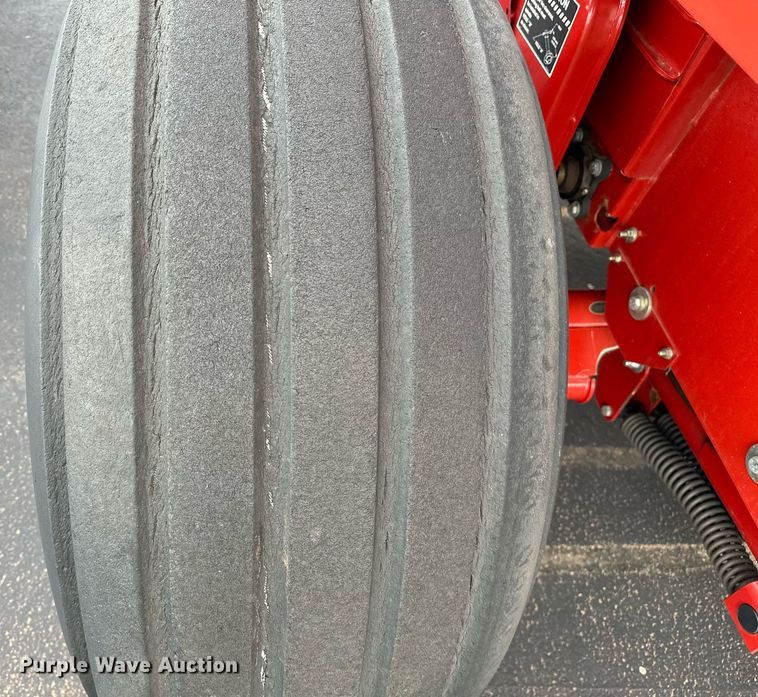 image for item OG9233 2013 Case RB564 round baler