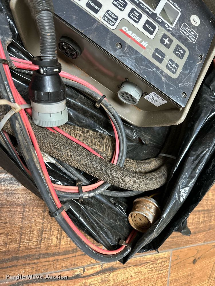 image for item OG9233 2013 Case RB564 round baler